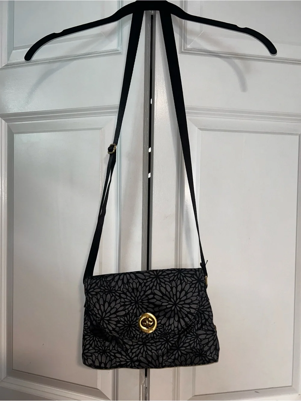 Baggallini Black Floral Crossbody with Gold Turn-Lock